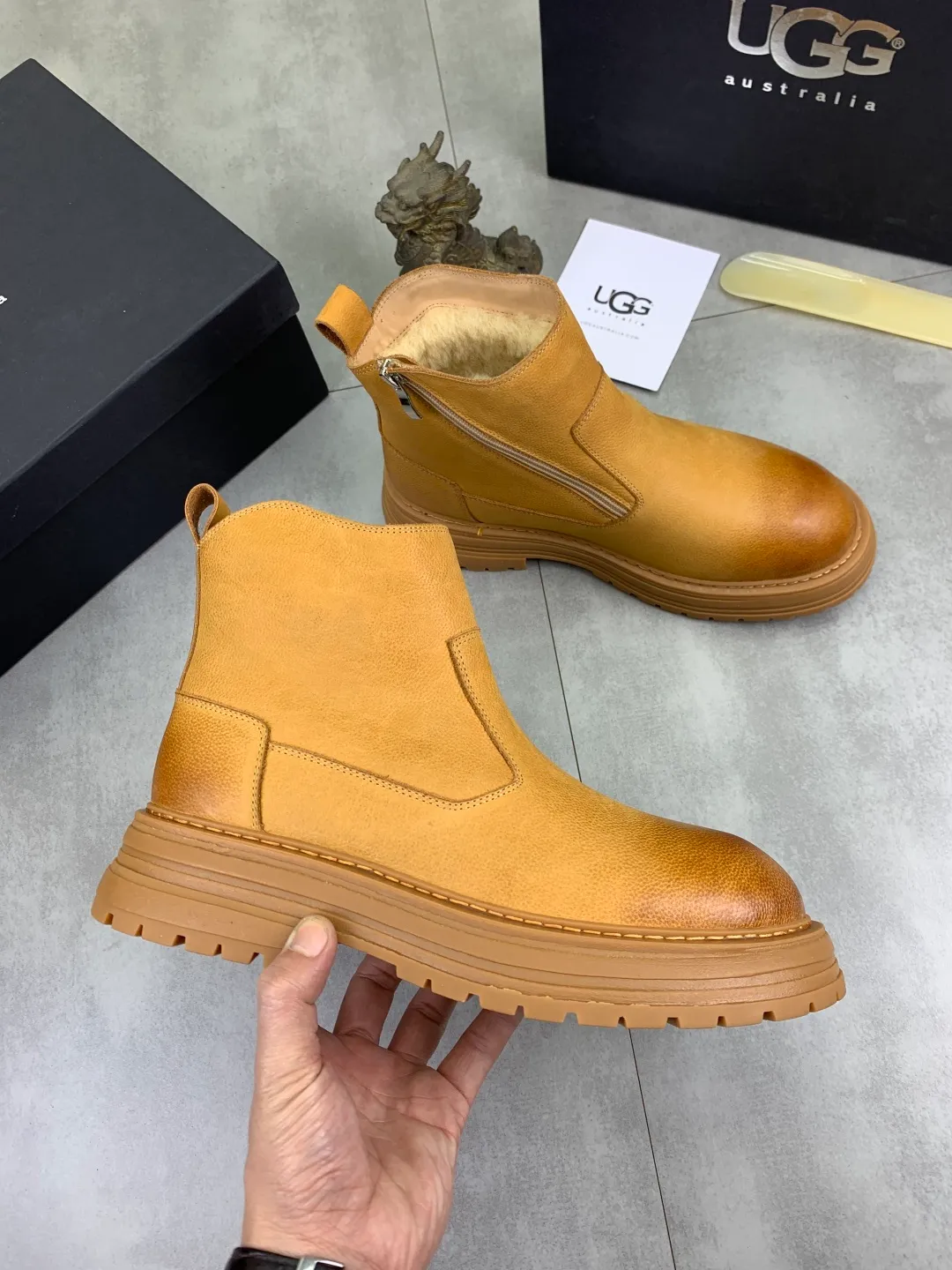 Men's men's shoes 💰P660 New arrival 🆕🆕🆕 IUGGI Men's British retro Martin boots Winter new men's outdoor hiking boots First layer of cowhide on the outside and wool on the inside Comfortable and warm Rubber sole sole Non-slip and firm Trendy and fashionable Casual and versatile Size: 38-44 (45 customized) Color: three colors